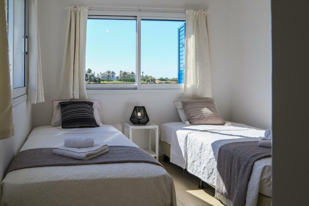Phaedrus Living: Seaside Luxury Villa Anafi Paralímni Kültér fotó