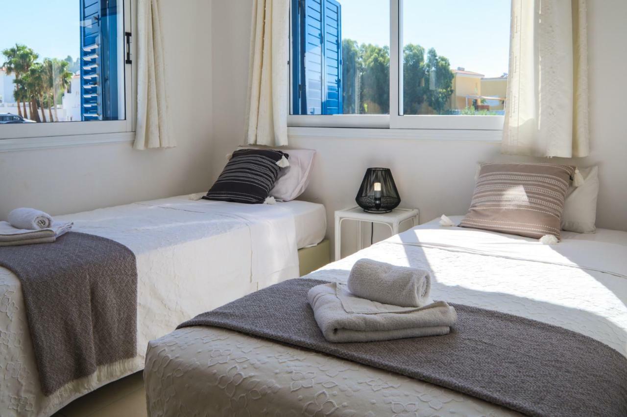Phaedrus Living: Seaside Luxury Villa Anafi Paralímni Kültér fotó