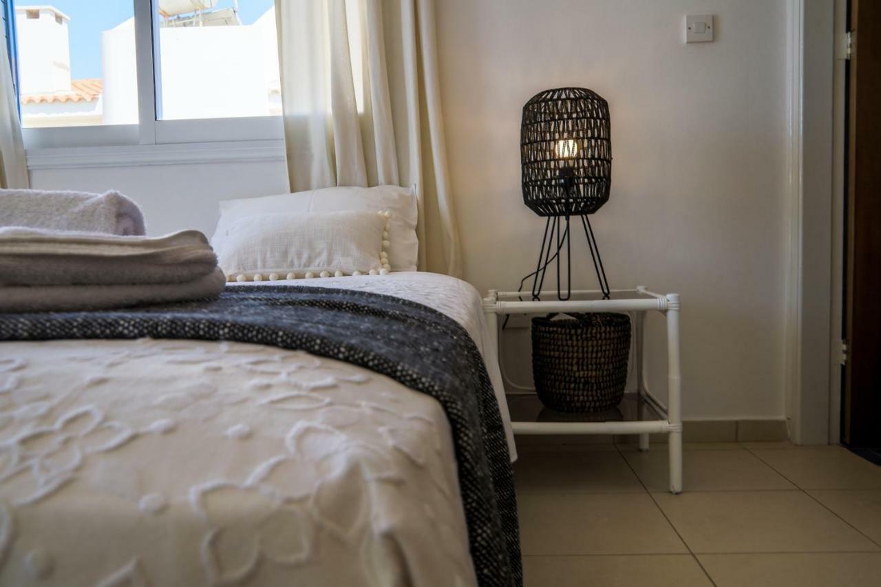 Phaedrus Living: Seaside Luxury Villa Anafi Paralímni Kültér fotó